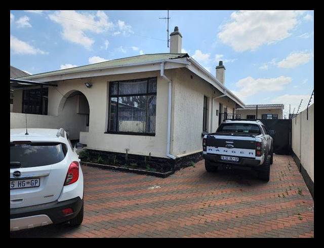 12 BEDROOM HOUSE FOR SALE IN BELLEVUE EAST